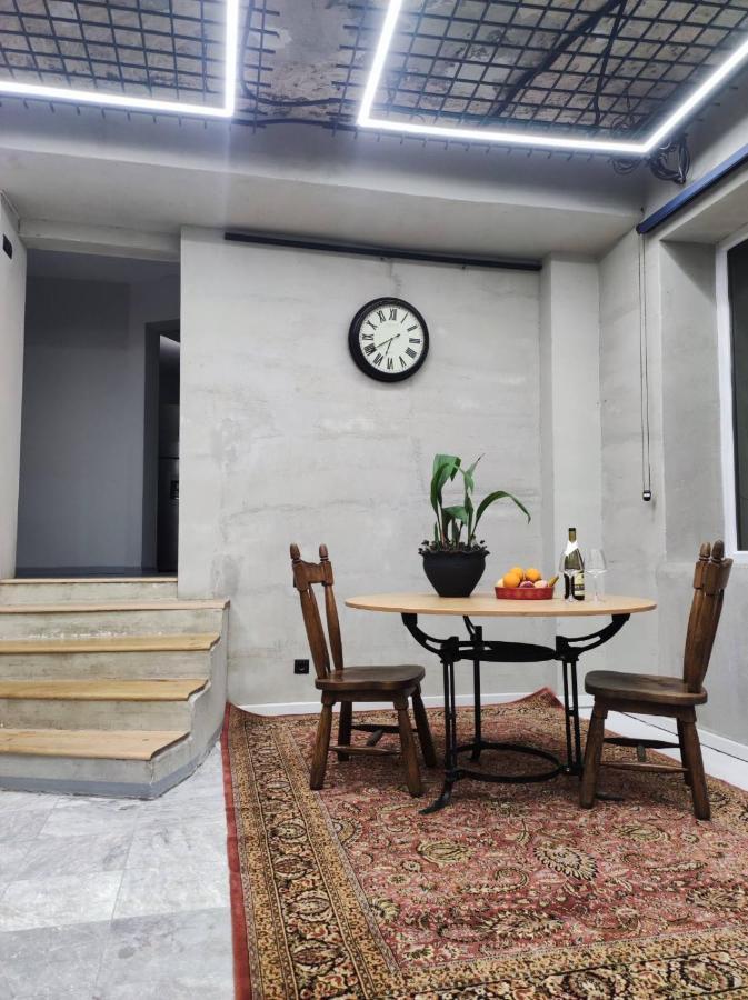 Shared Flat In An Artists District Pikris Gora Διαμέρισμα Τυφλίδα Εξωτερικό φωτογραφία